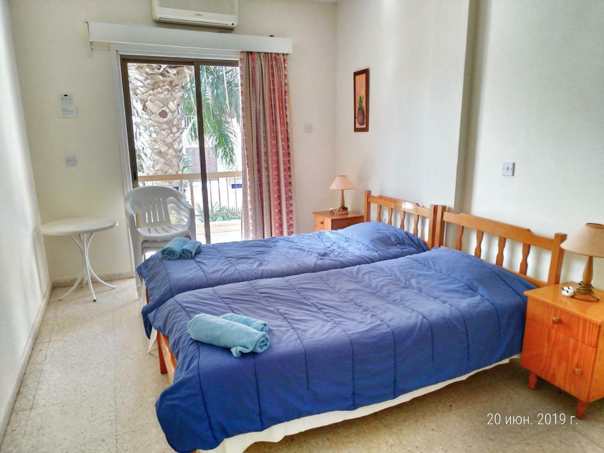 Constantaras Apartments Protaras Exteriör bild