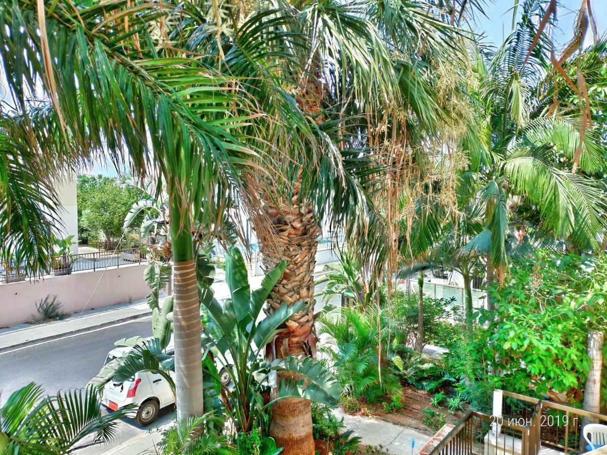 Constantaras Apartments Protaras Exteriör bild